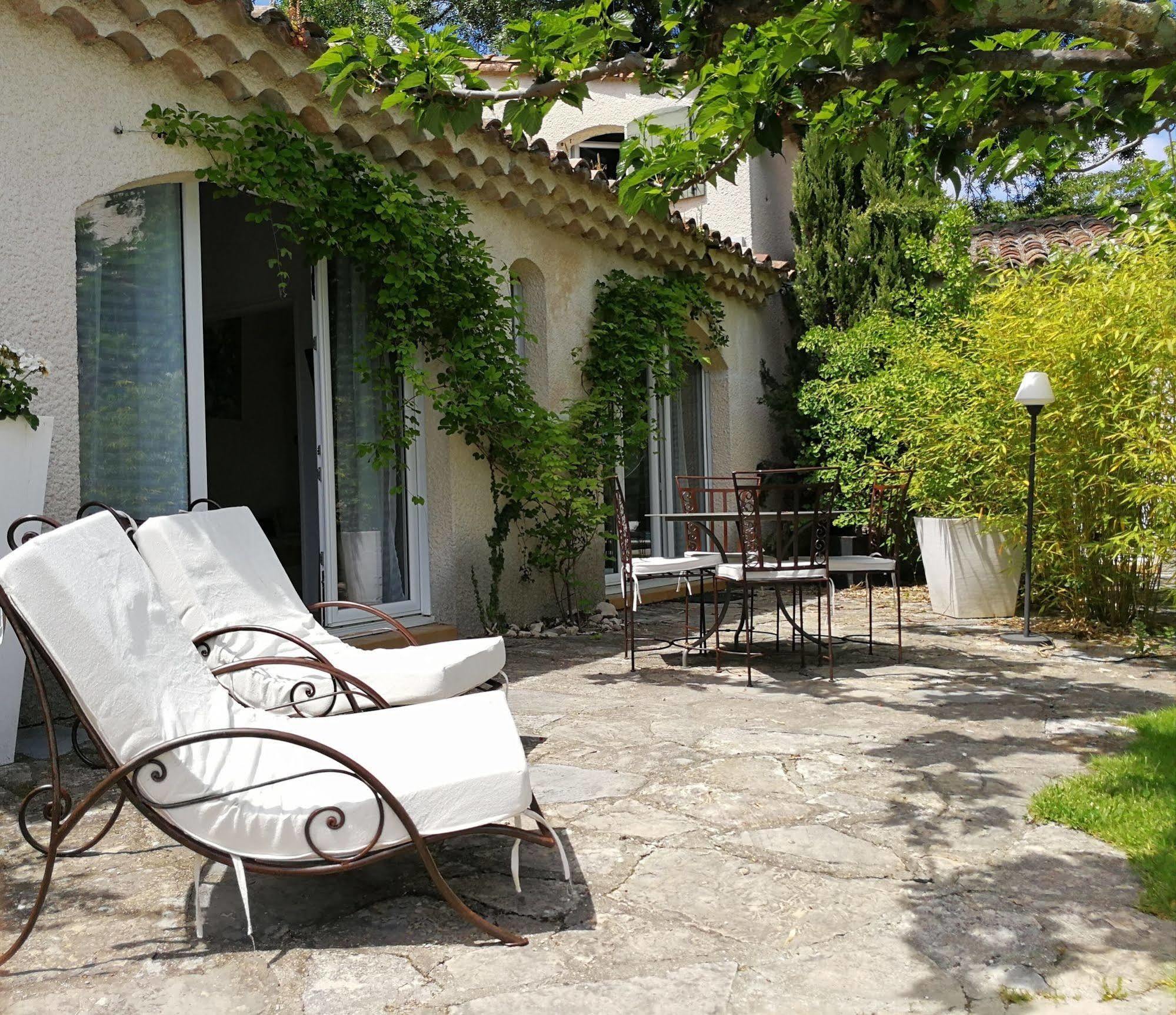La Bastide Des Muriers Deaux Exterior photo
